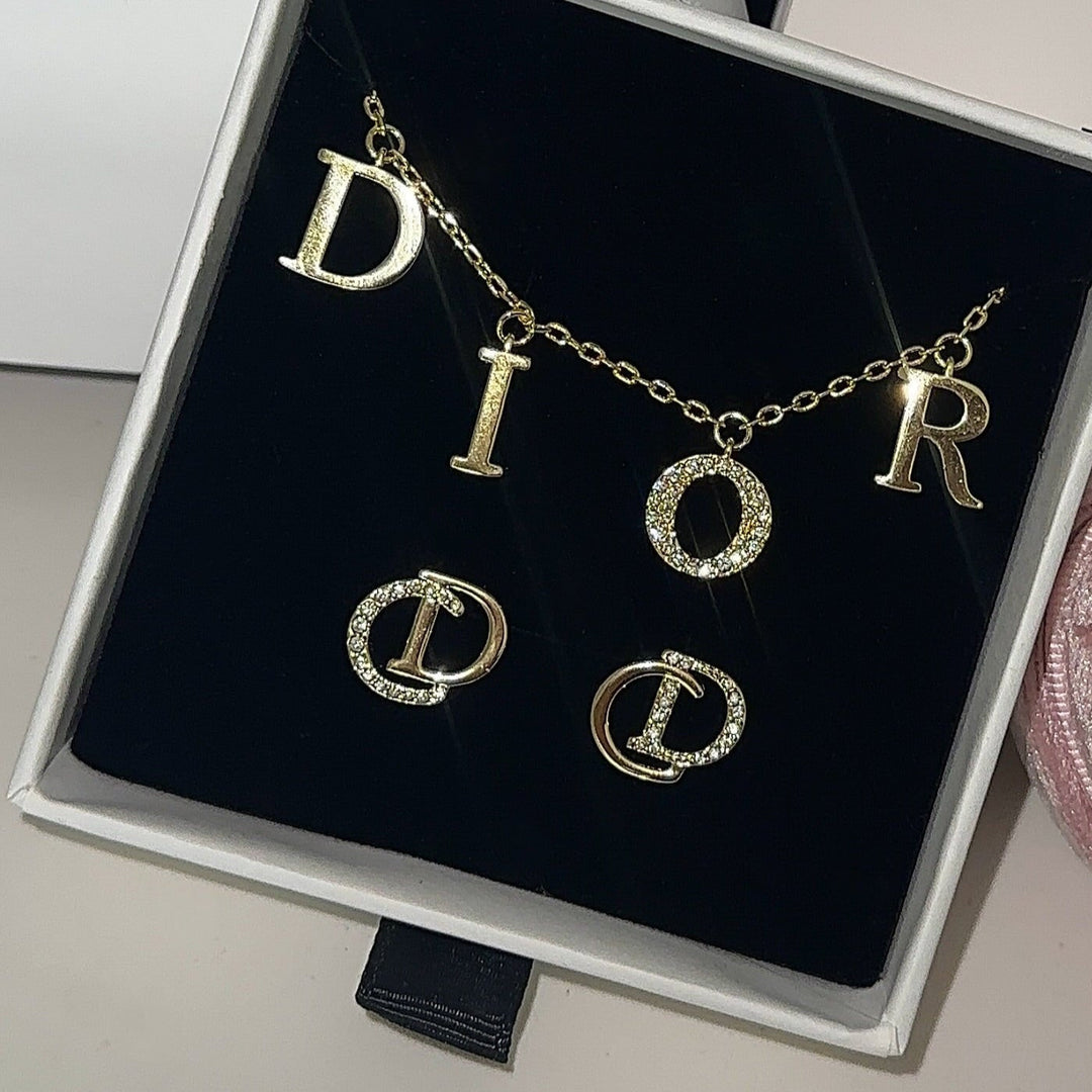 DC DIAMOND EARRINGS | GOLD